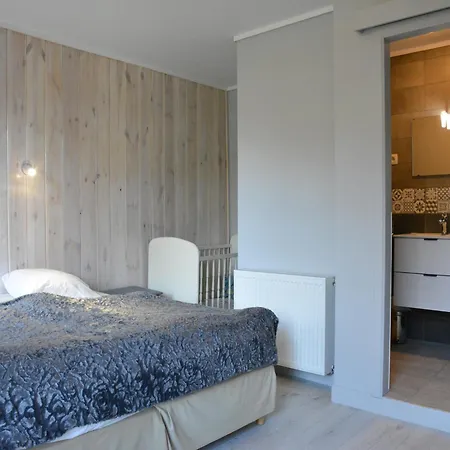 Grand In Erezee With Sauna, Cleaning Included Hébergement de vacances